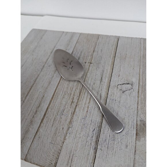 Oneida Independence Stainless Steel Cake Pie Spatula Server 8 1/2" - Picture 1 of 7